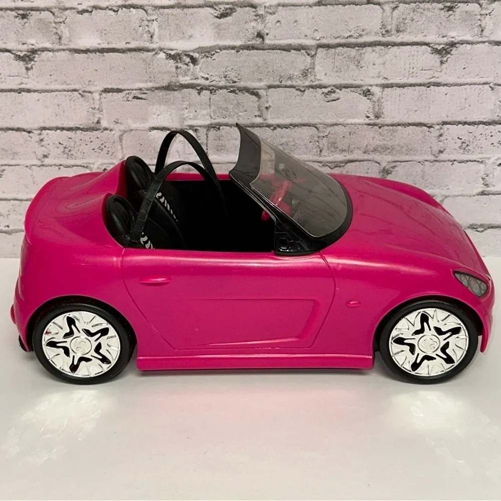 Barbie Car 2009 Mattel Glam Pink Convertible Toy Two-Seater Adjustable Seat Belt